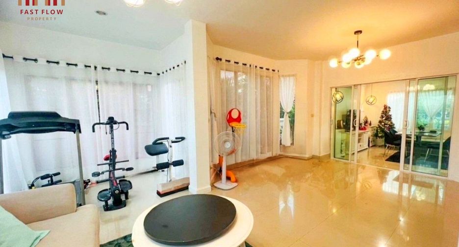For sale 4 bedrooms house in Mueang Pathum Thani, Pathum Thani