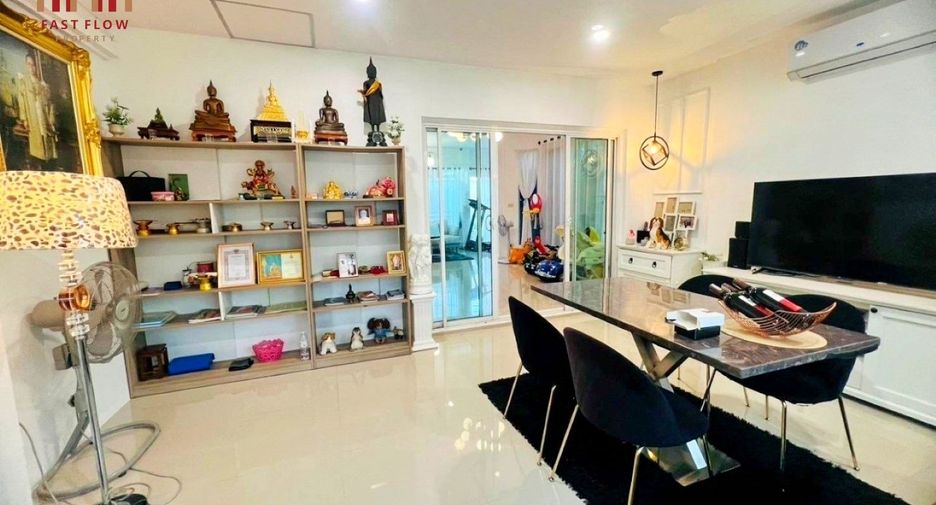 For sale 4 bedrooms house in Mueang Pathum Thani, Pathum Thani