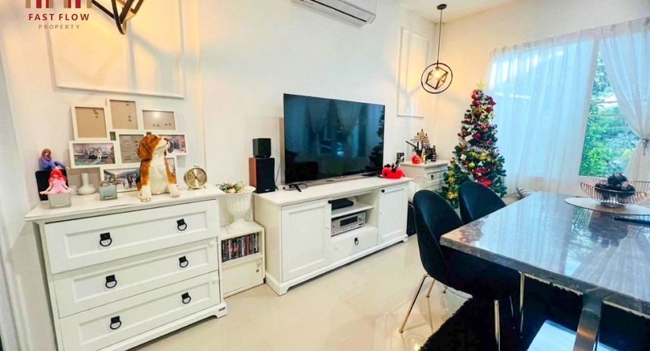 For sale 4 bedrooms house in Mueang Pathum Thani, Pathum Thani