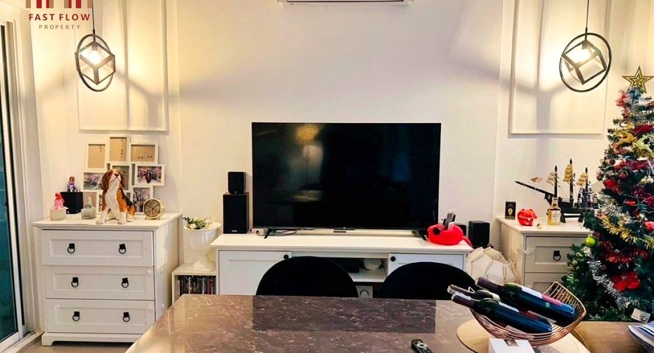 For sale 4 bedrooms house in Mueang Pathum Thani, Pathum Thani