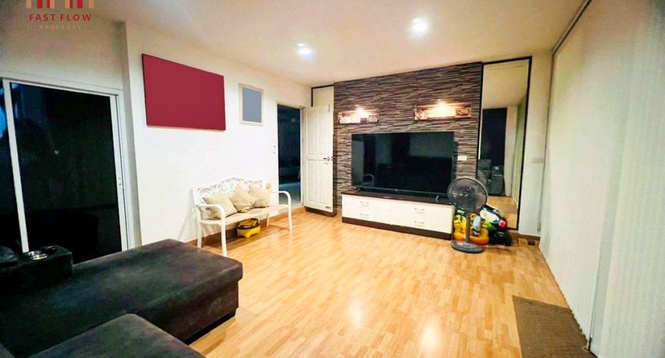 For sale 4 bedrooms house in Mueang Pathum Thani, Pathum Thani