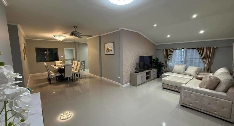 À vendre 4 chambres villa à Bang Lamung, Chonburi