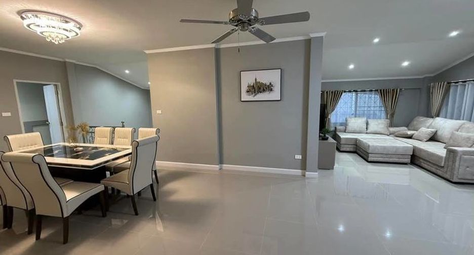 À vendre 4 chambres villa à Bang Lamung, Chonburi