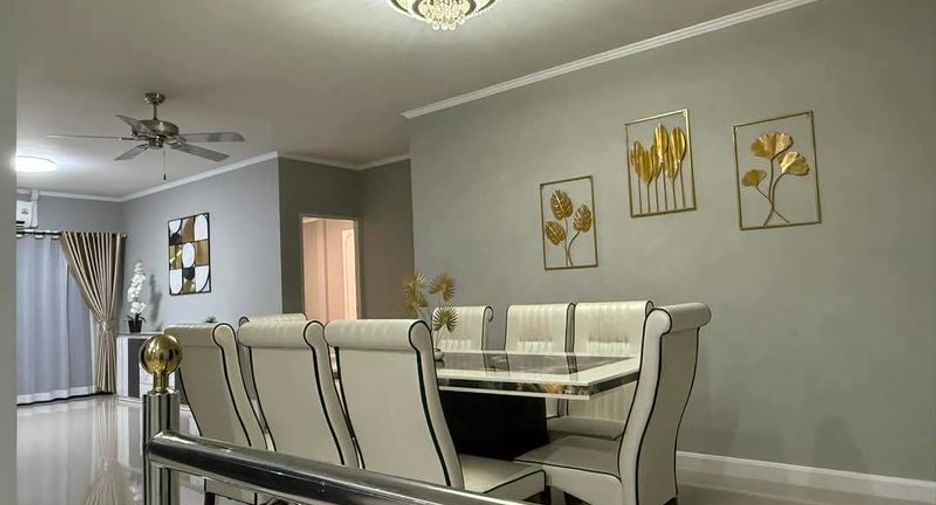 À vendre 4 chambres villa à Bang Lamung, Chonburi