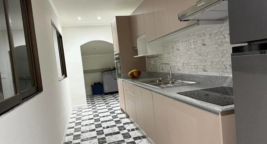 À vendre 4 chambres villa à Bang Lamung, Chonburi