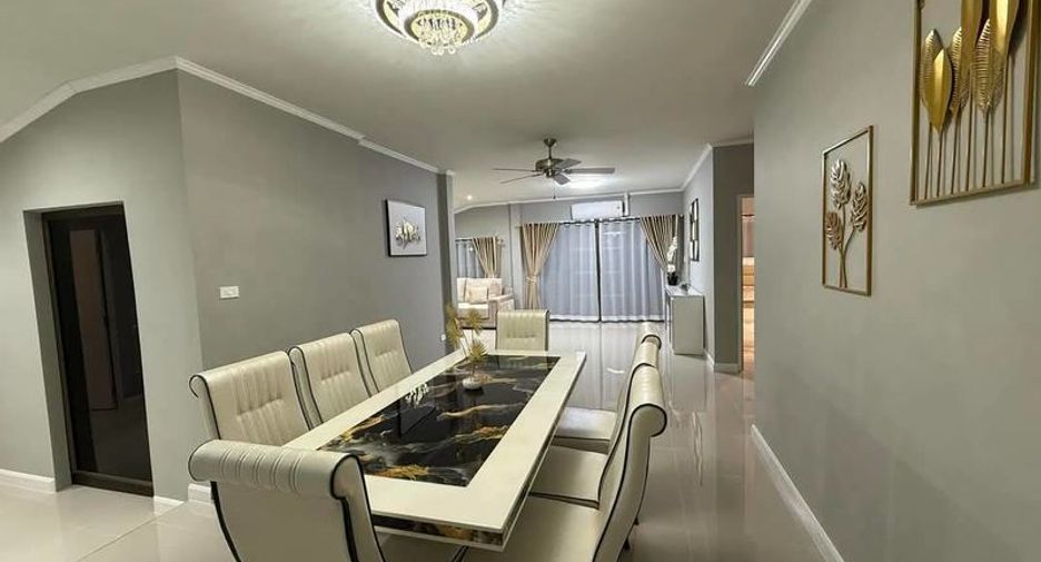 À vendre 4 chambres villa à Bang Lamung, Chonburi