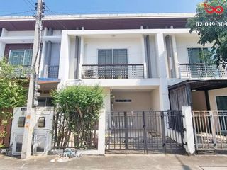 For sale 3 bed townhouse in Mueang Nakhon Pathom, Nakhon Pathom
