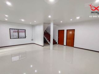 For sale 4 Beds house in Bang Khae, Bangkok