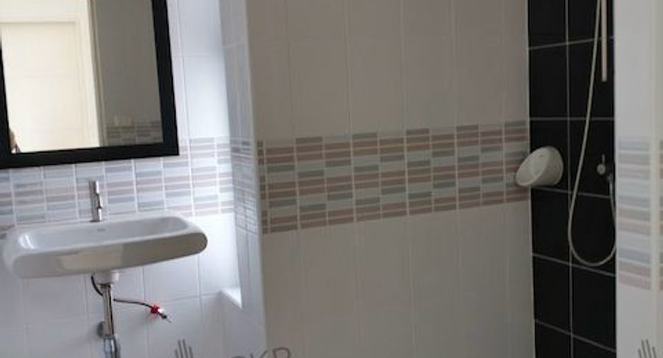 Haus zum Kauf mit 5 Zimmer in Mueang Samut Sakhon, Samut Sakhon