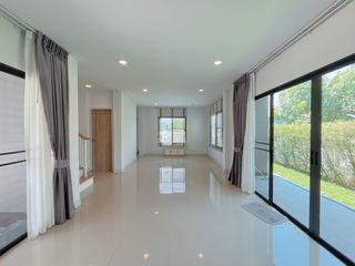 For sale 3 bedrooms house in Bang Sao Thong, Samut Prakan