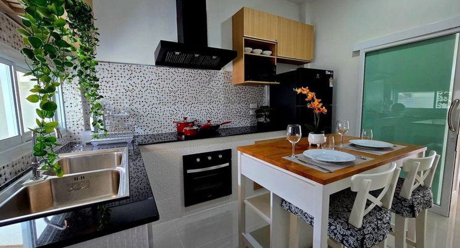 For rent 3 bedrooms villa in Bang Lamung, Chonburi