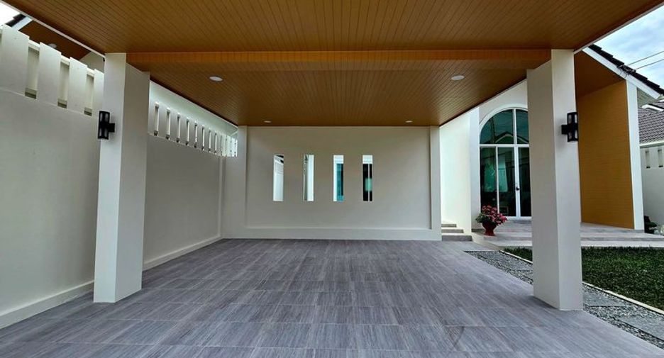 For rent 3 bedrooms villa in Bang Lamung, Chonburi