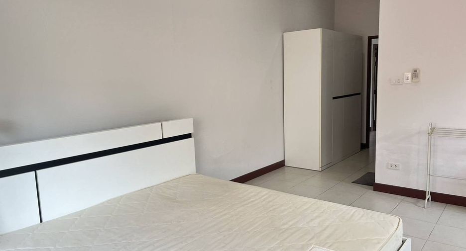 For rent 3 bedrooms house in Saraphi, Chiang Mai