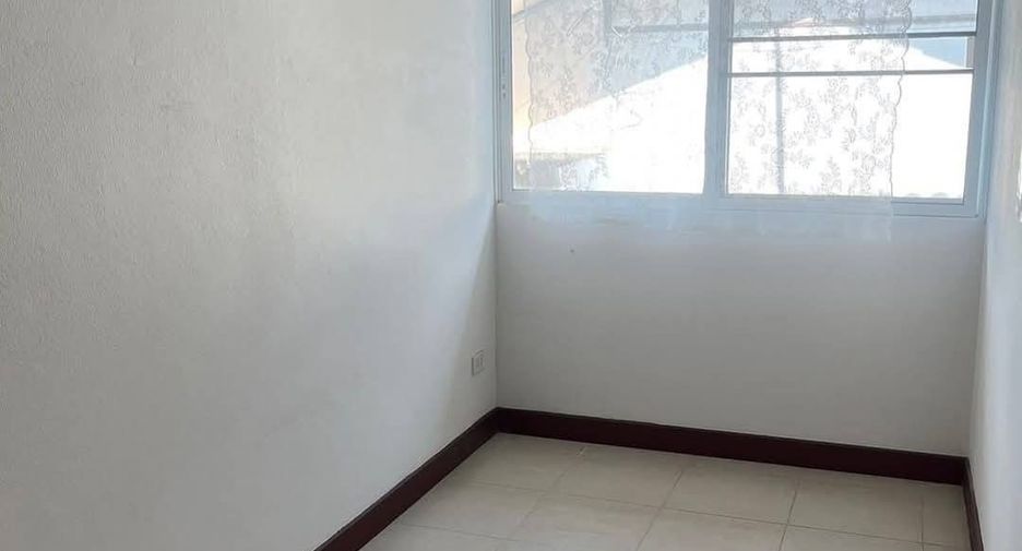 For rent 3 bedrooms house in Saraphi, Chiang Mai
