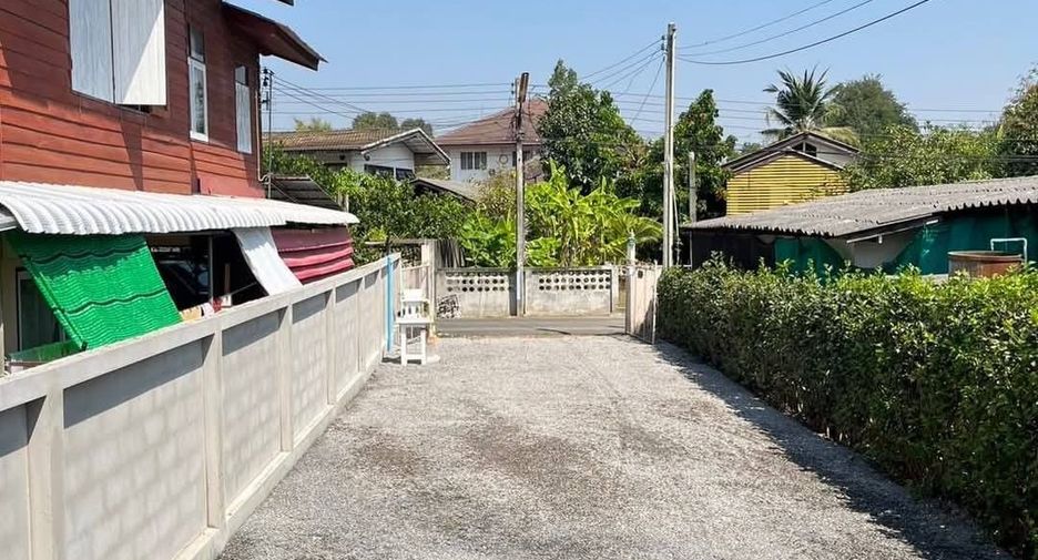 For rent 3 bedrooms house in Saraphi, Chiang Mai