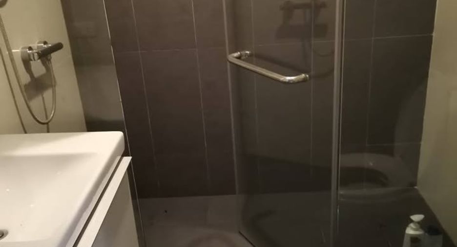 For rent 2 bed condo in Khlong Toei, Bangkok