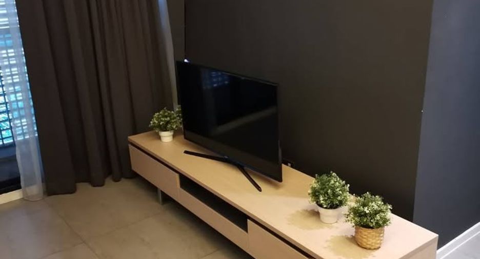 For rent 2 bed condo in Khlong Toei, Bangkok