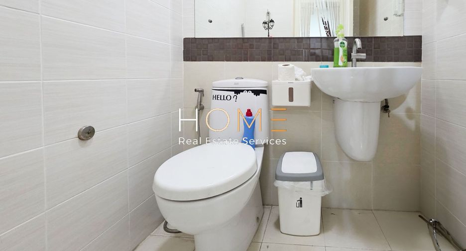 For sale 3 bedrooms townhouse in Bang Kapi, Bangkok