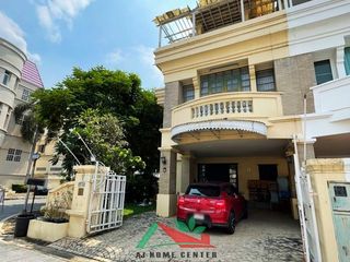Reihenhaus zum Kauf mit 4 Zimmer in Taling Chan, Bangkok
