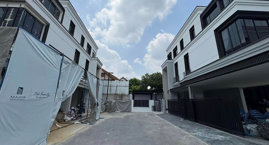 出租 5 卧室 独立屋 在 Saphan Sung, 曼谷