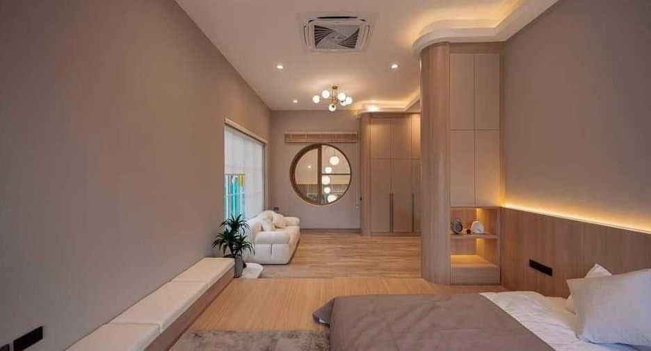 For rent 4 bedrooms villa in Mueang Chiang Mai, Chiang Mai