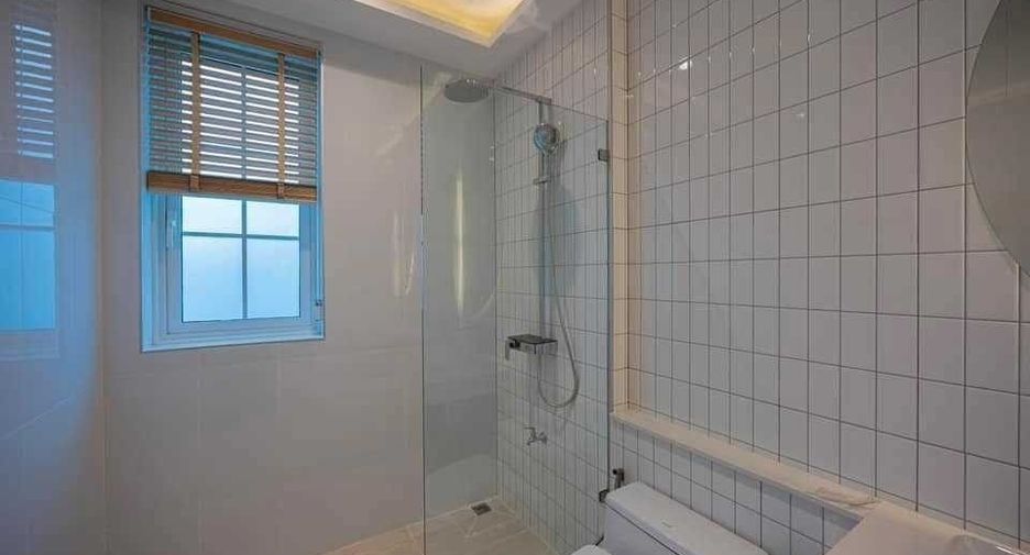 For rent 4 bedrooms villa in Mueang Chiang Mai, Chiang Mai