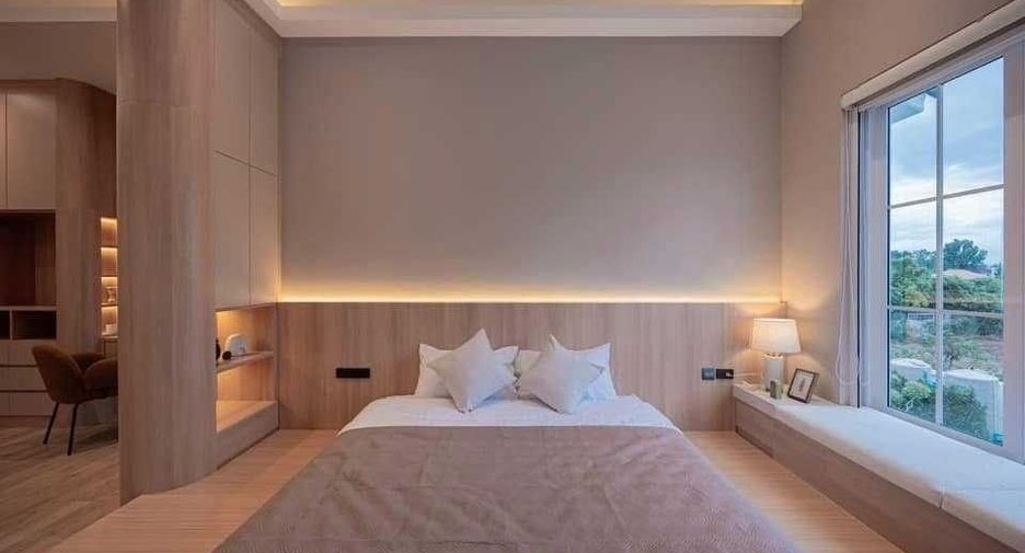 For rent 4 bedrooms villa in Mueang Chiang Mai, Chiang Mai