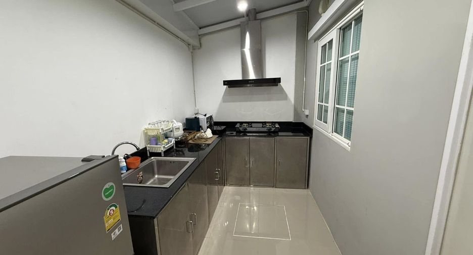 For rent 3 bedrooms house in Mueang Chiang Mai, Chiang Mai
