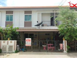 For sale 4 bed townhouse in Mueang Samut Sakhon, Samut Sakhon