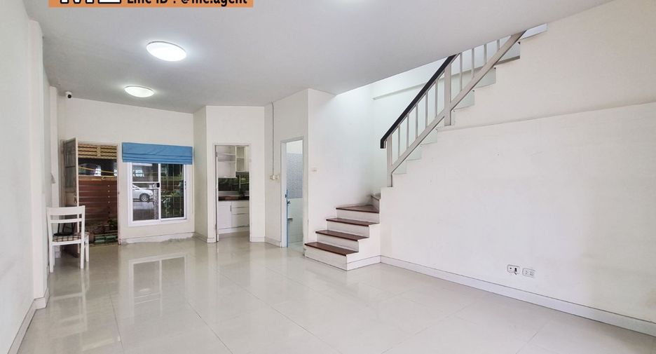 For sale 4 ベッドルーム townhouse in Suan Luang, Bangkok