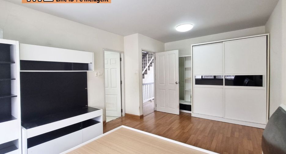For sale 4 ベッドルーム townhouse in Suan Luang, Bangkok