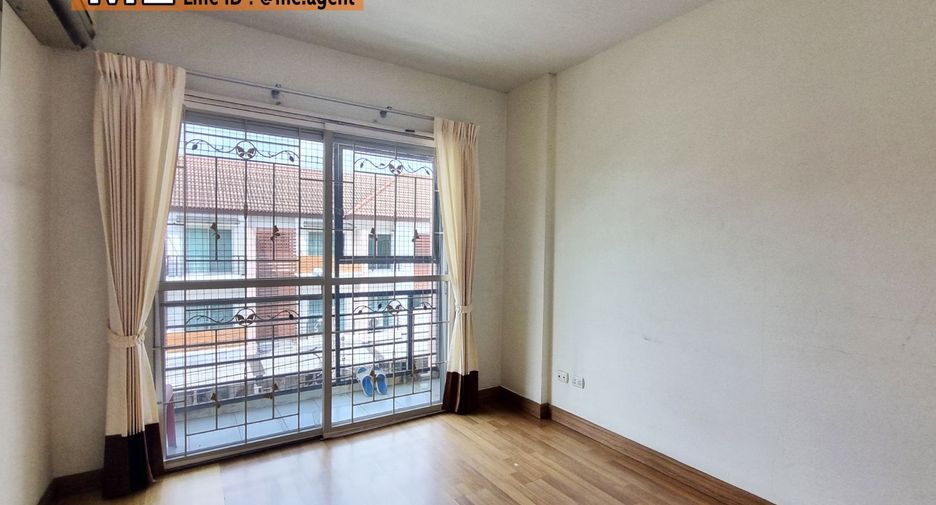 For sale 4 ベッドルーム townhouse in Suan Luang, Bangkok