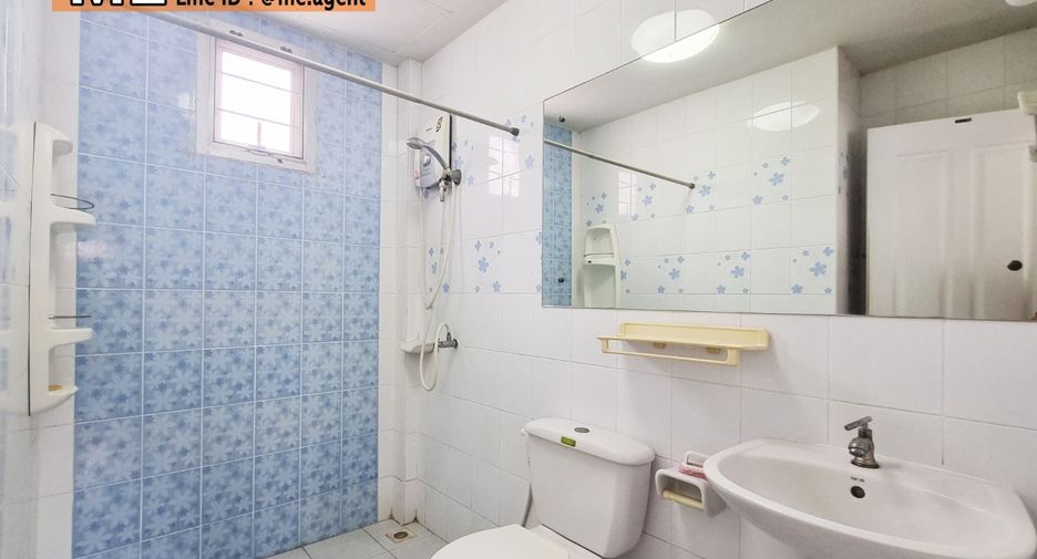 For sale 4 ベッドルーム townhouse in Suan Luang, Bangkok