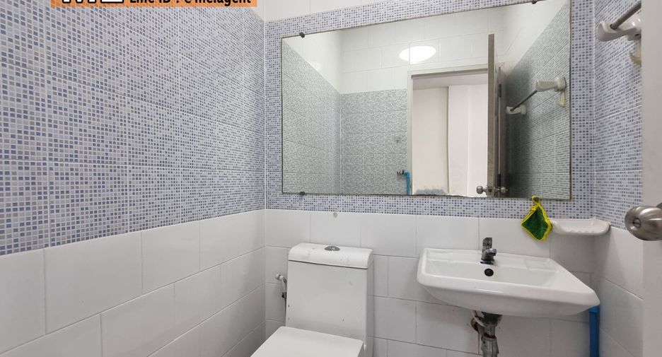 For sale 4 ベッドルーム townhouse in Suan Luang, Bangkok