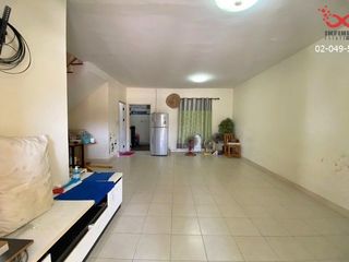 For sale 3 bed townhouse in Mueang Chachoengsao, Chachoengsao