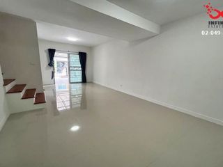 For sale 3 bed townhouse in Mueang Pathum Thani, Pathum Thani