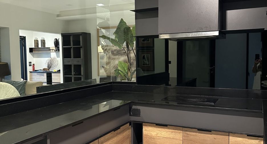 For rent and for sale 3 bedrooms townhouse in Bang Phli, Samut Prakan
