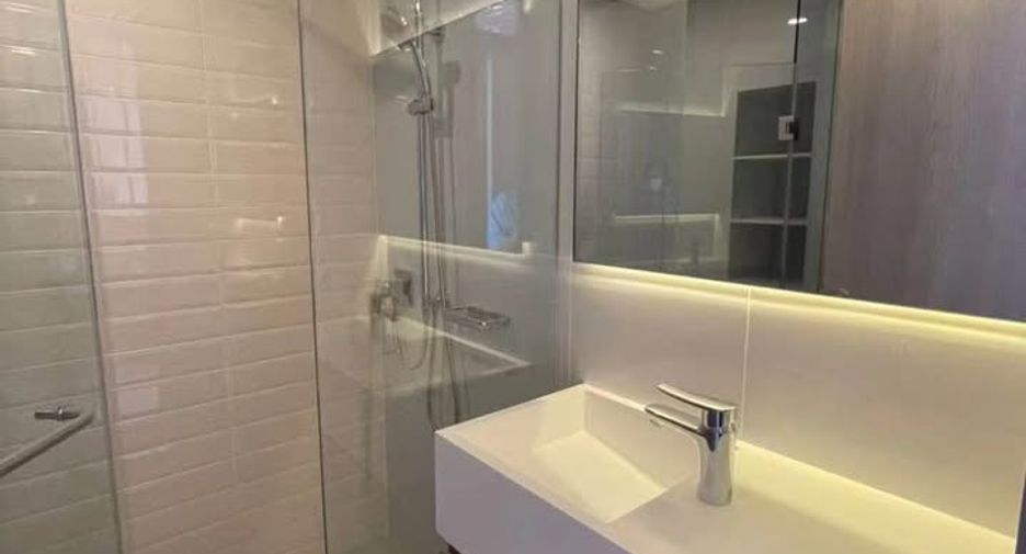 Продажа 1 кровать кондо в Пхра Кханонг, Бангкок