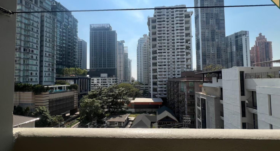 À louer 3 chambres condo à Khlong Toei, Bangkok
