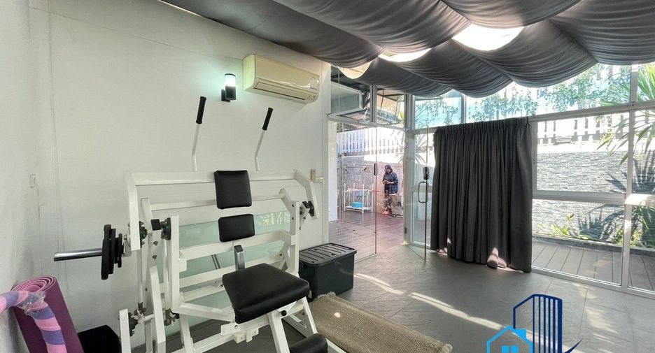 For sale 3 bedrooms townhouse in Bueng Kum, Bangkok