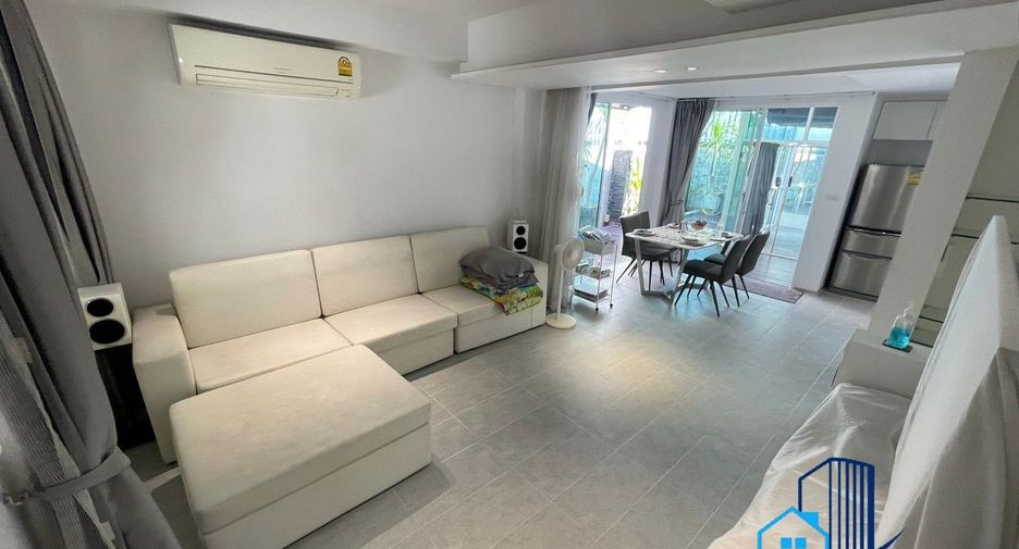For sale 3 bedrooms townhouse in Bueng Kum, Bangkok