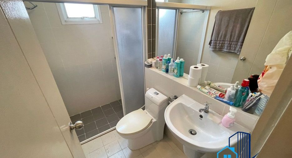 For sale 3 bedrooms townhouse in Bueng Kum, Bangkok