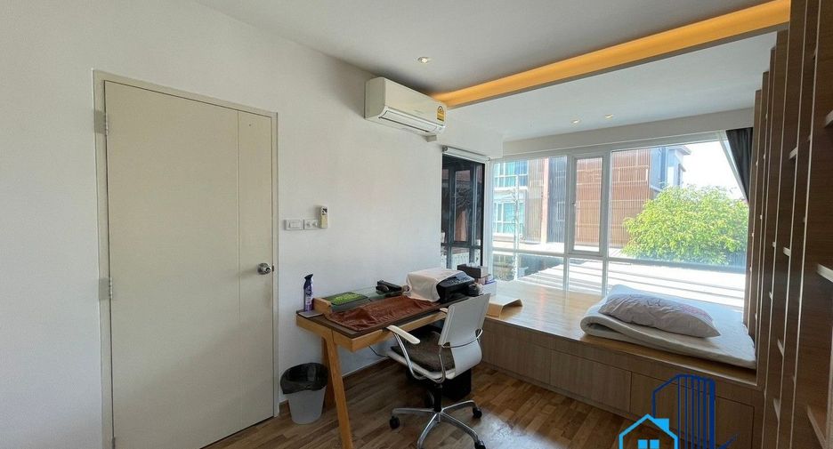 For sale 3 bedrooms townhouse in Bueng Kum, Bangkok
