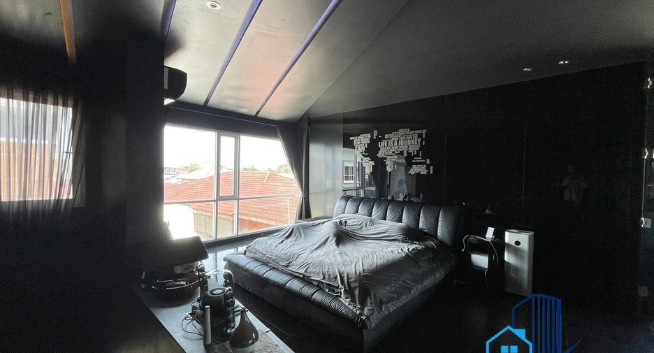 For sale 3 bedrooms townhouse in Bueng Kum, Bangkok