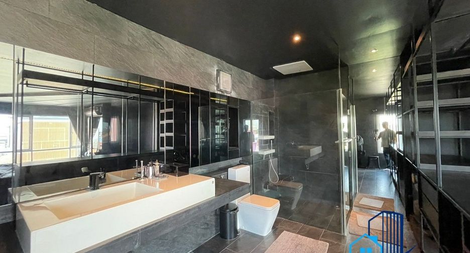 For sale 3 bedrooms townhouse in Bueng Kum, Bangkok