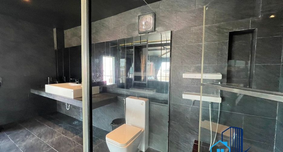 For sale 3 bedrooms townhouse in Bueng Kum, Bangkok