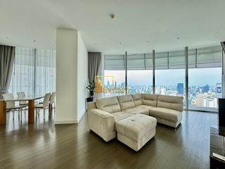 For rent 2 bedrooms condo in Pathum Wan, Bangkok