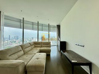 For rent 2 bedrooms condo in Pathum Wan, Bangkok