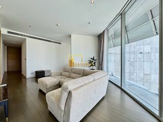 For rent 2 bedrooms condo in Pathum Wan, Bangkok