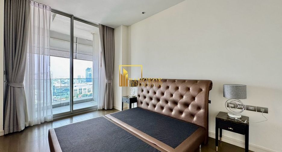 For rent 2 bedrooms condo in Pathum Wan, Bangkok